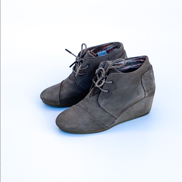 Toms Suede Tan Wedge Booties - Picture 4 of 8